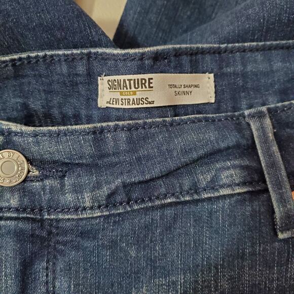 Signature Levi Strauss Jeans Women's 24 Short Skinny Stretch NWT - Picture 5 of 15